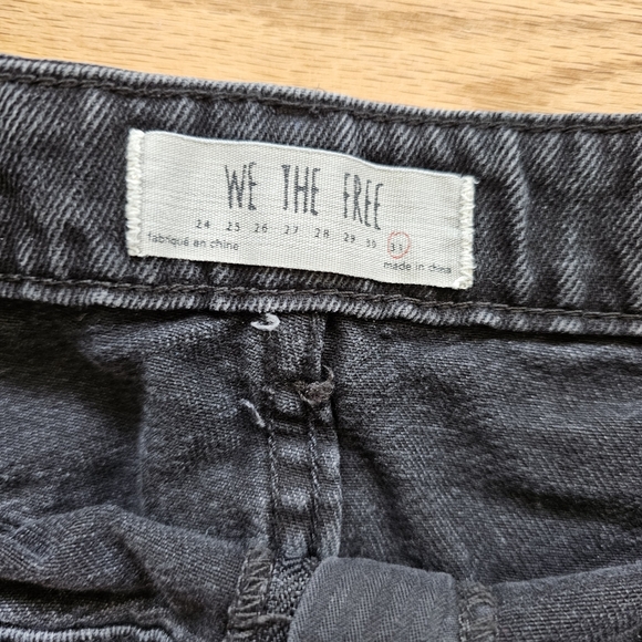 We The Free (Free People) Size 31 Black Denim Mini Skirt Zip Front Revolve - Picture 4 of 7